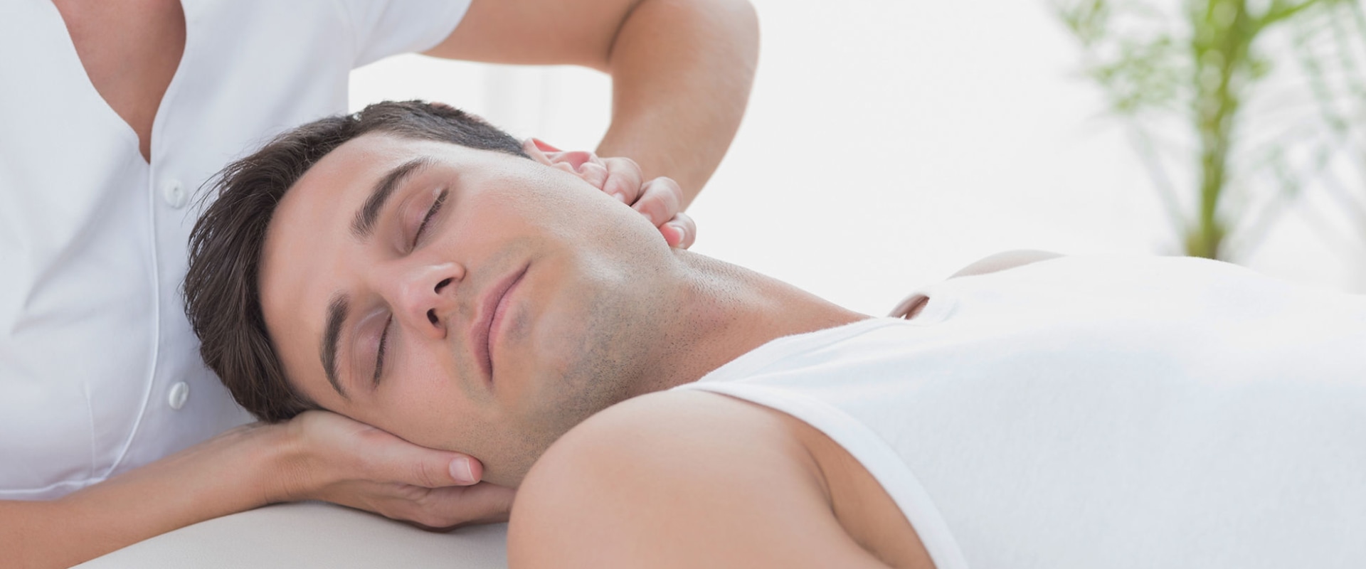 North York Massage Therapist: Getting Relief From Back Injuries With The Right Massage Treatment